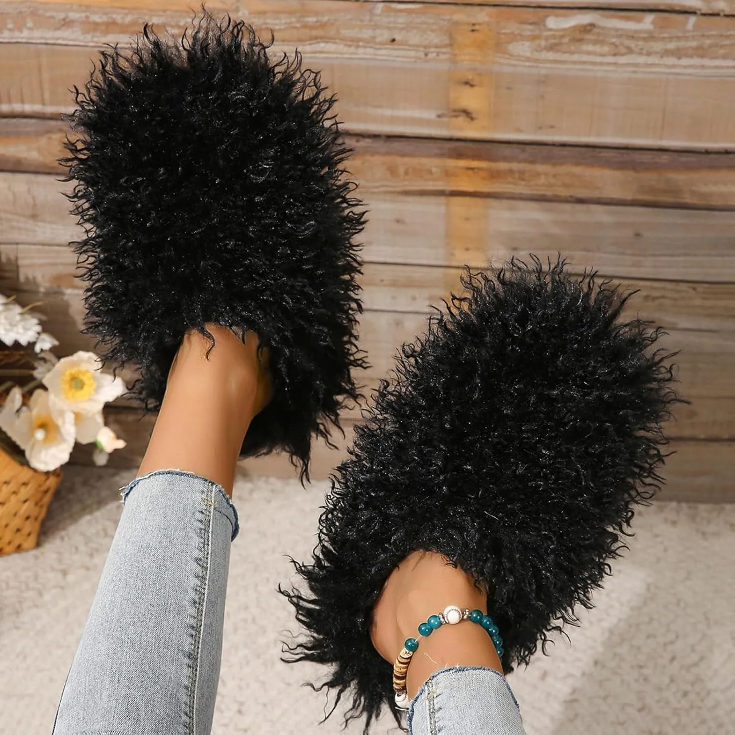 Unisex Fuzzy Faux Fur Slippers, Women's Fluffy Long Hair Sheep Faux Fur Slip on Slides, Girls Luxury Big Fluffy Outdoor Flat Slippers, Long Curly Hair Non-Slip Warm Home Slide Shoes