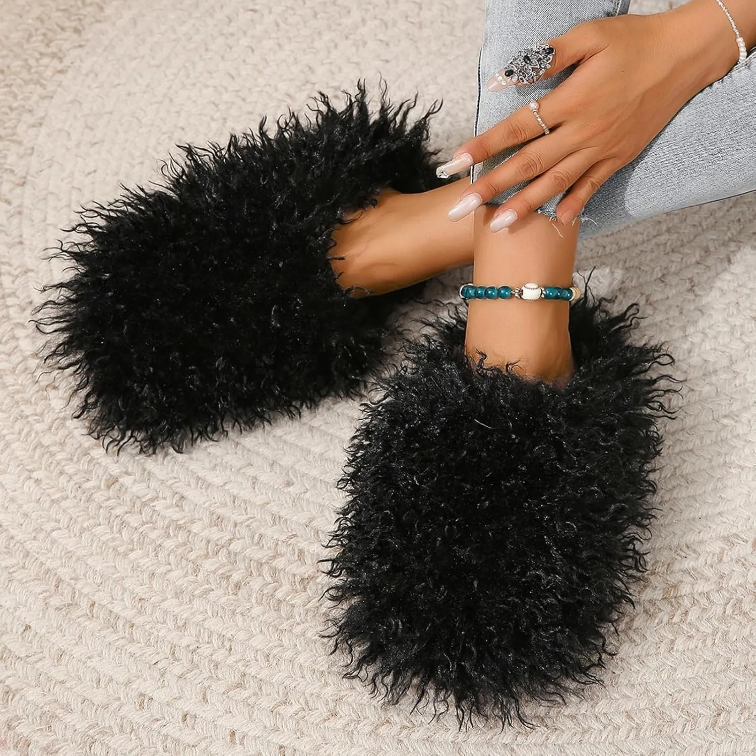 Unisex Fuzzy Faux Fur Slippers, Women's Fluffy Long Hair Sheep Faux Fur Slip on Slides, Girls Luxury Big Fluffy Outdoor Flat Slippers, Long Curly Hair Non-Slip Warm Home Slide Shoes